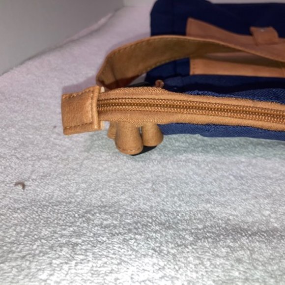 Purse/Satchel/Diaper bag/Man bag....whatever you want to calls it will work! - Picture 6 of 7